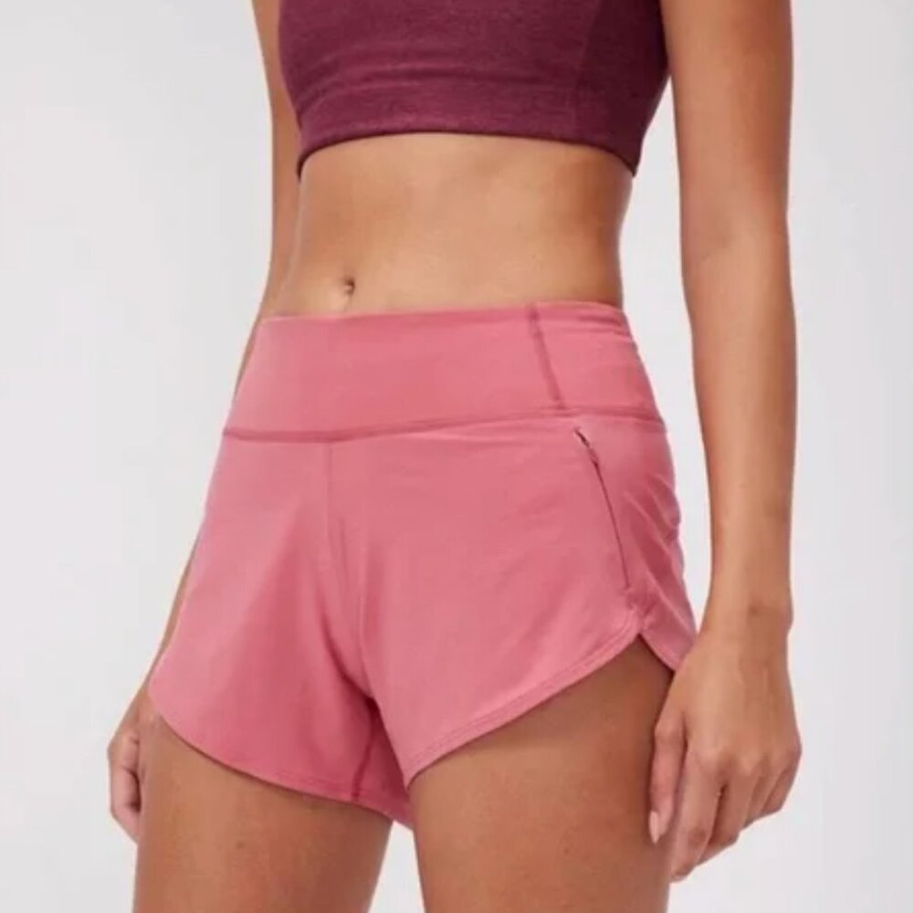 NWT Outdoor Voices Hudson 2.5" Shorts in Desert Rose